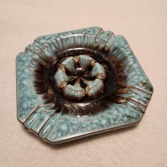 Mid-Century Modern Drip Glaze Ceramic Ashtray Blue and Brown 7 1/8" across - Picture 14 of 15